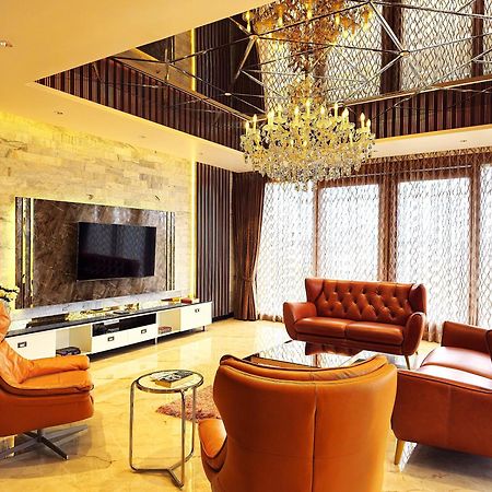 The Pentouz On 100 Feet Road Indiranagar - An Urban Luxury Retreat Lejlighed Bangalore Eksteriør billede