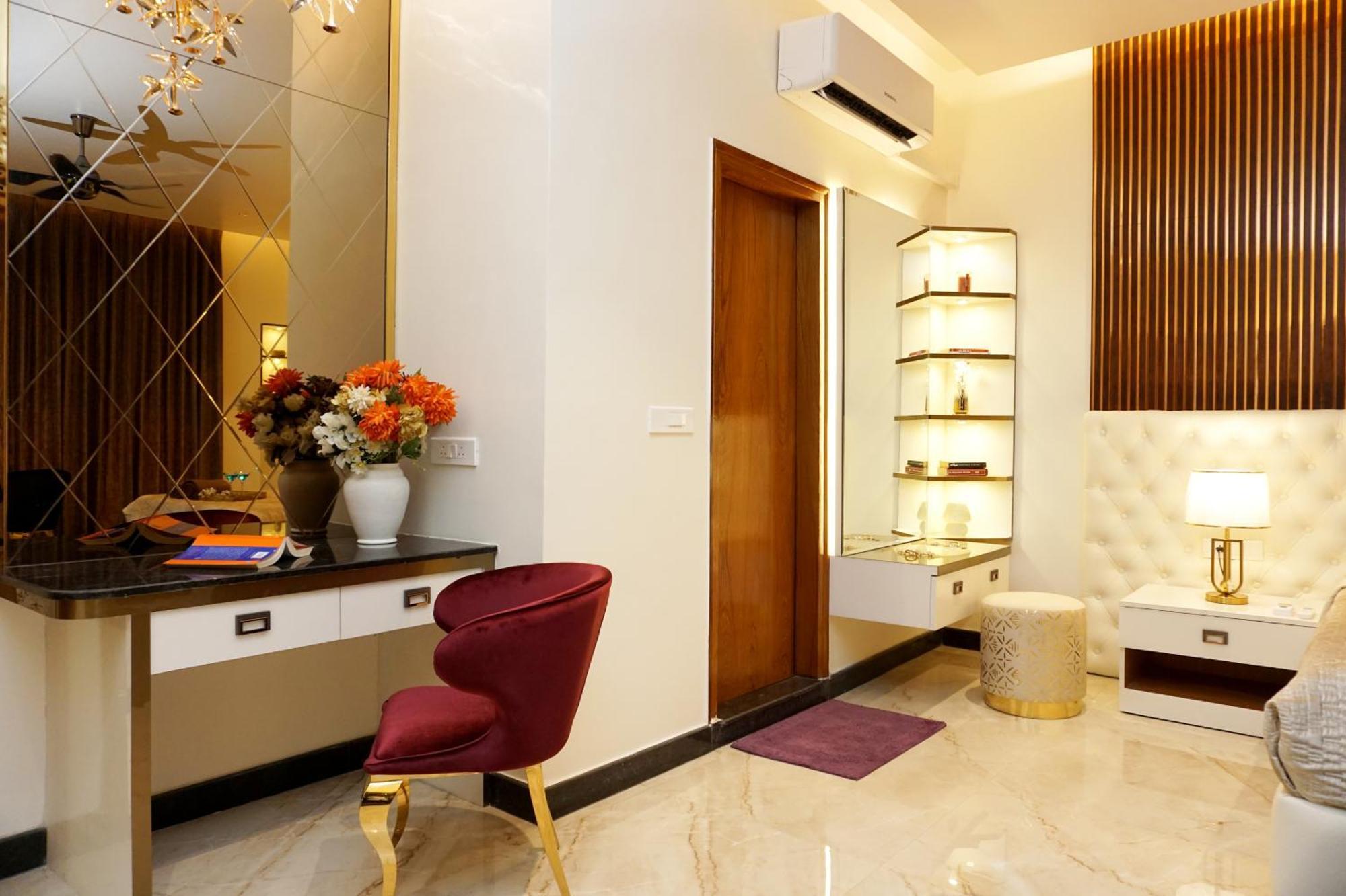 The Pentouz On 100 Feet Road Indiranagar - An Urban Luxury Retreat Lejlighed Bangalore Eksteriør billede