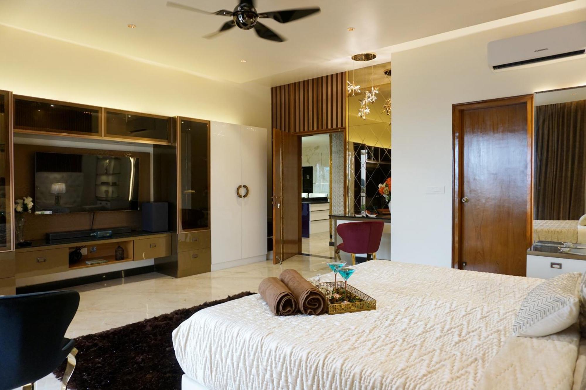 The Pentouz On 100 Feet Road Indiranagar - An Urban Luxury Retreat Lejlighed Bangalore Eksteriør billede