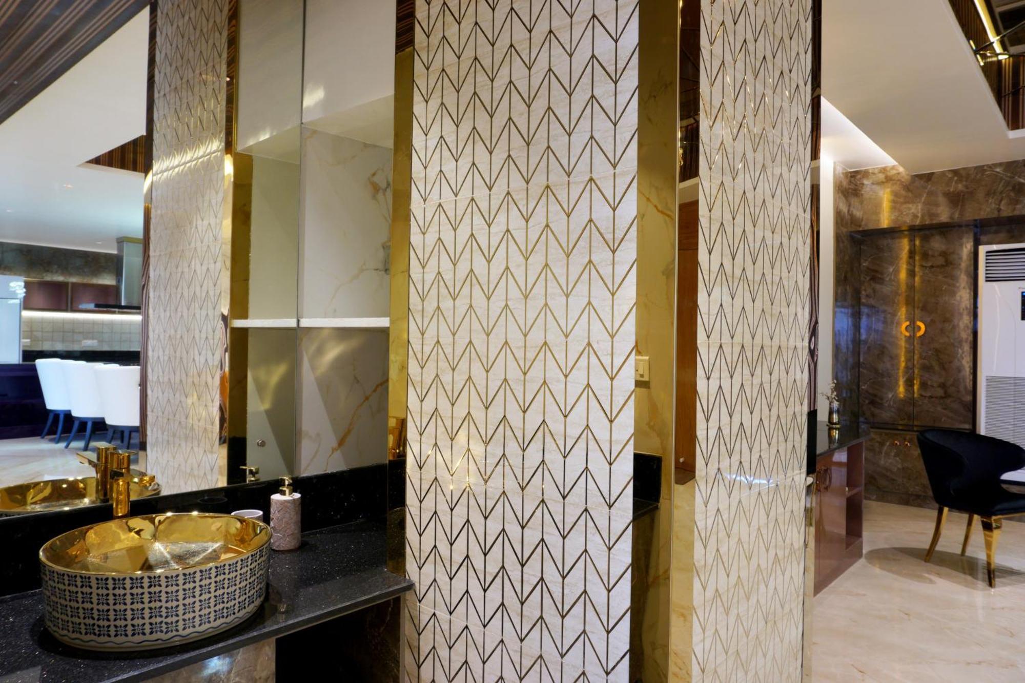 The Pentouz On 100 Feet Road Indiranagar - An Urban Luxury Retreat Lejlighed Bangalore Eksteriør billede