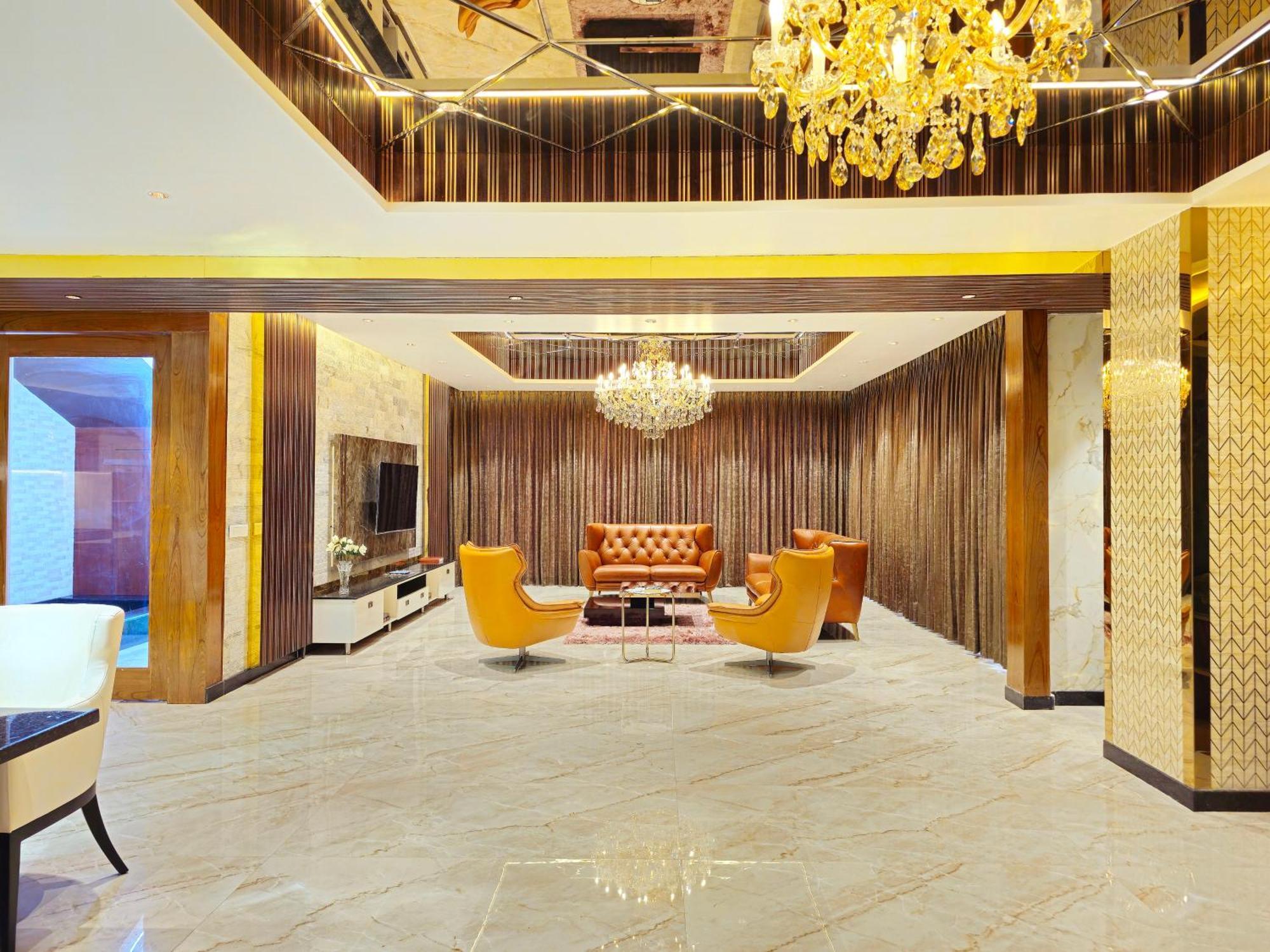 The Pentouz On 100 Feet Road Indiranagar - An Urban Luxury Retreat Lejlighed Bangalore Eksteriør billede
