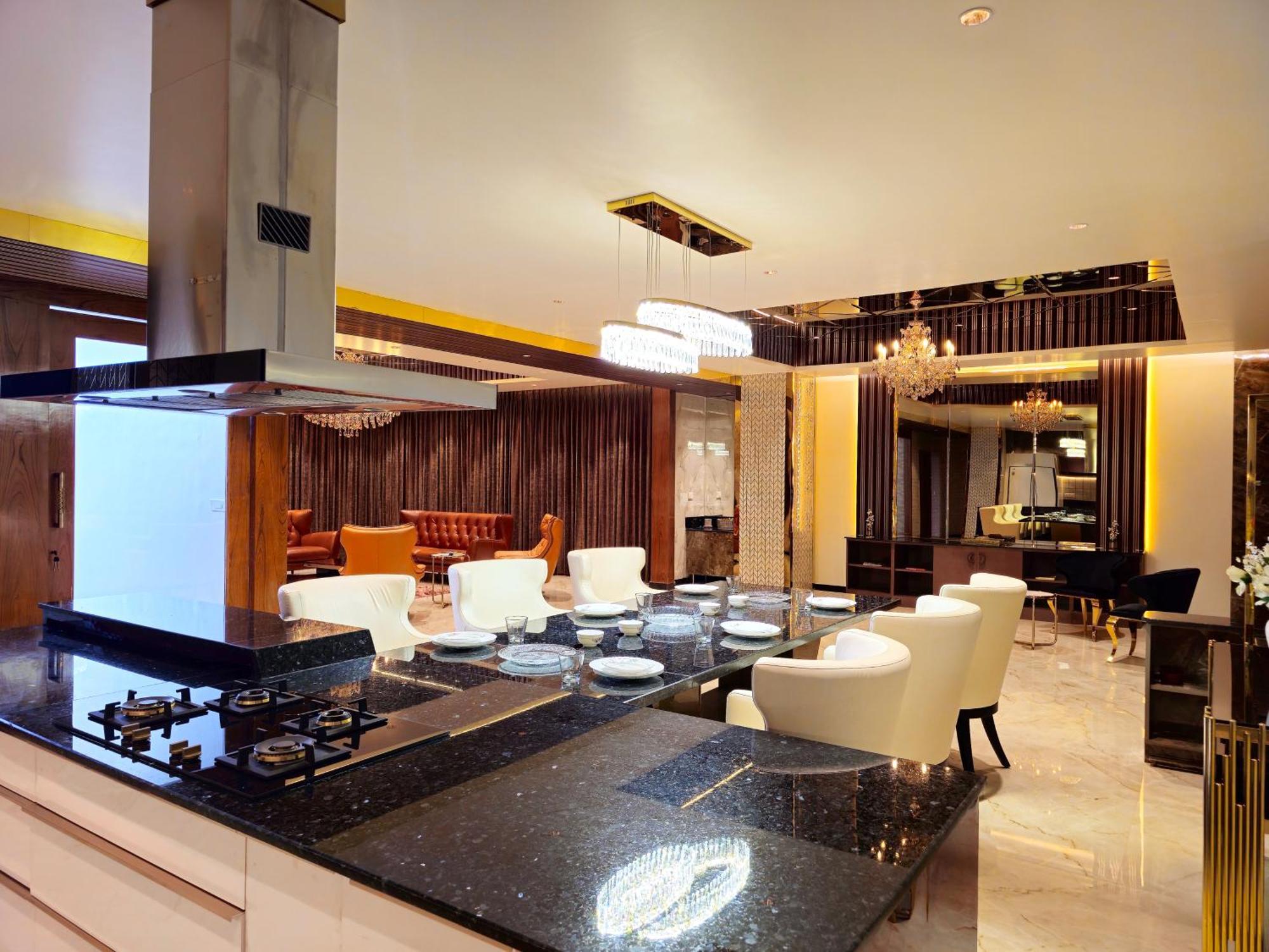 The Pentouz On 100 Feet Road Indiranagar - An Urban Luxury Retreat Lejlighed Bangalore Eksteriør billede