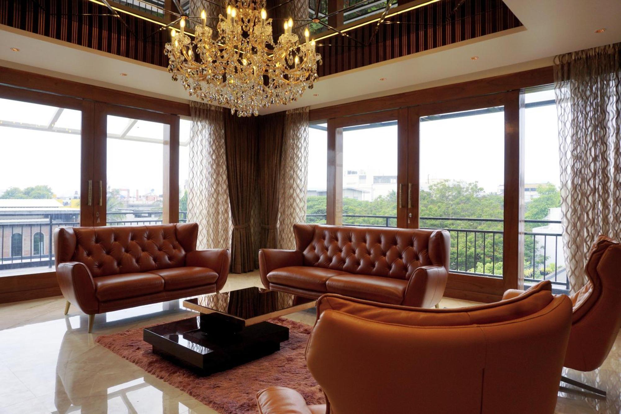 The Pentouz On 100 Feet Road Indiranagar - An Urban Luxury Retreat Lejlighed Bangalore Eksteriør billede