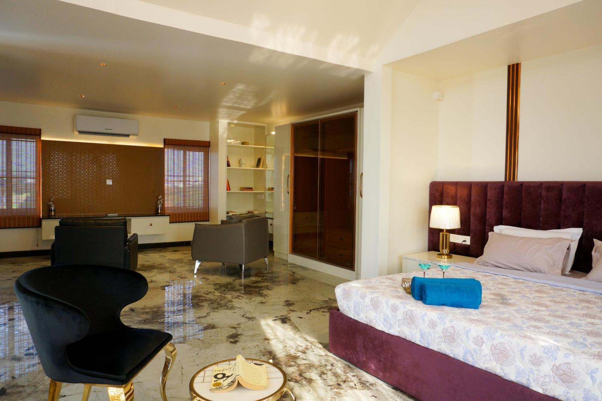 The Pentouz On 100 Feet Road Indiranagar - An Urban Luxury Retreat Lejlighed Bangalore Eksteriør billede