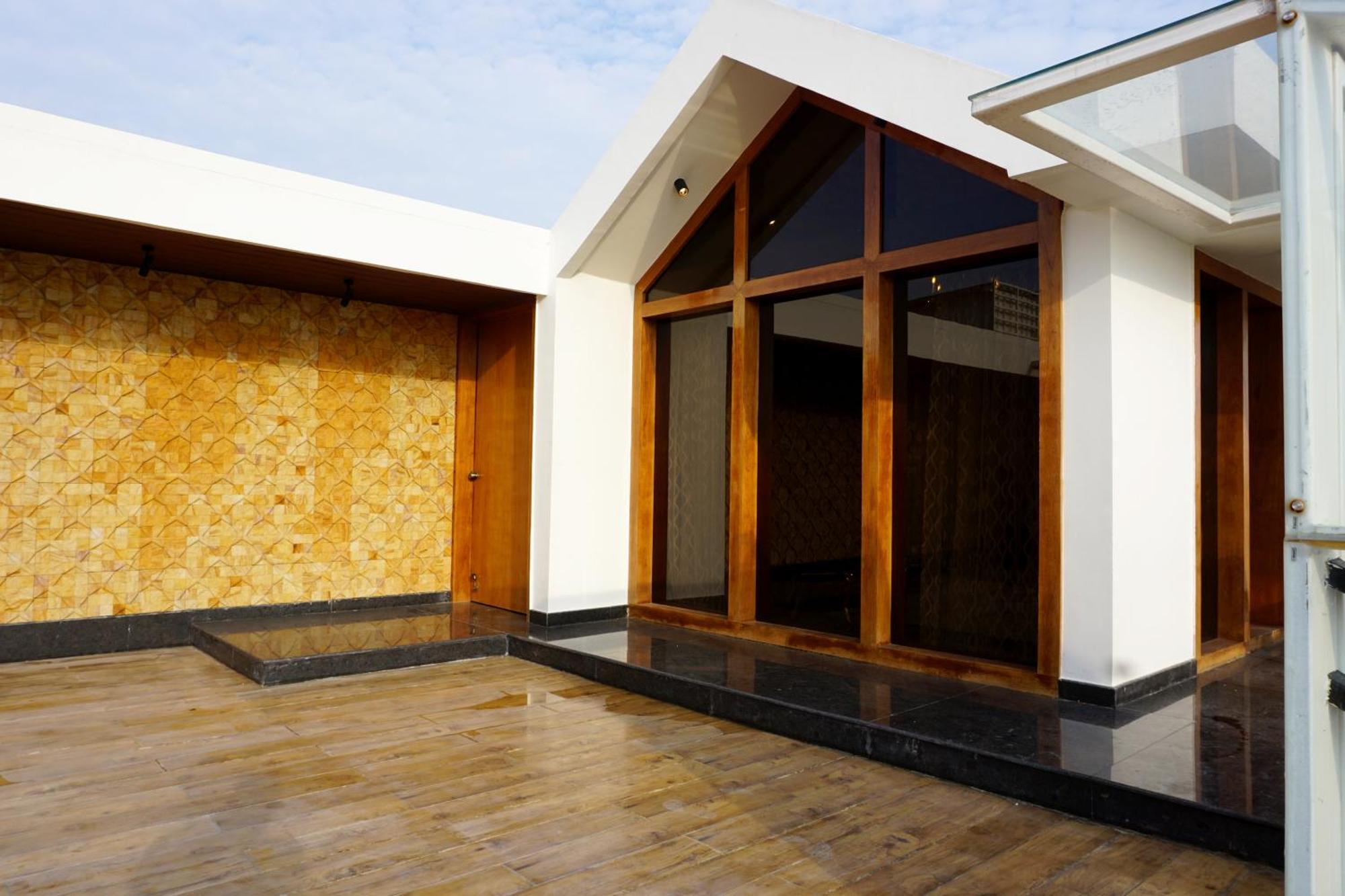 The Pentouz On 100 Feet Road Indiranagar - An Urban Luxury Retreat Lejlighed Bangalore Eksteriør billede