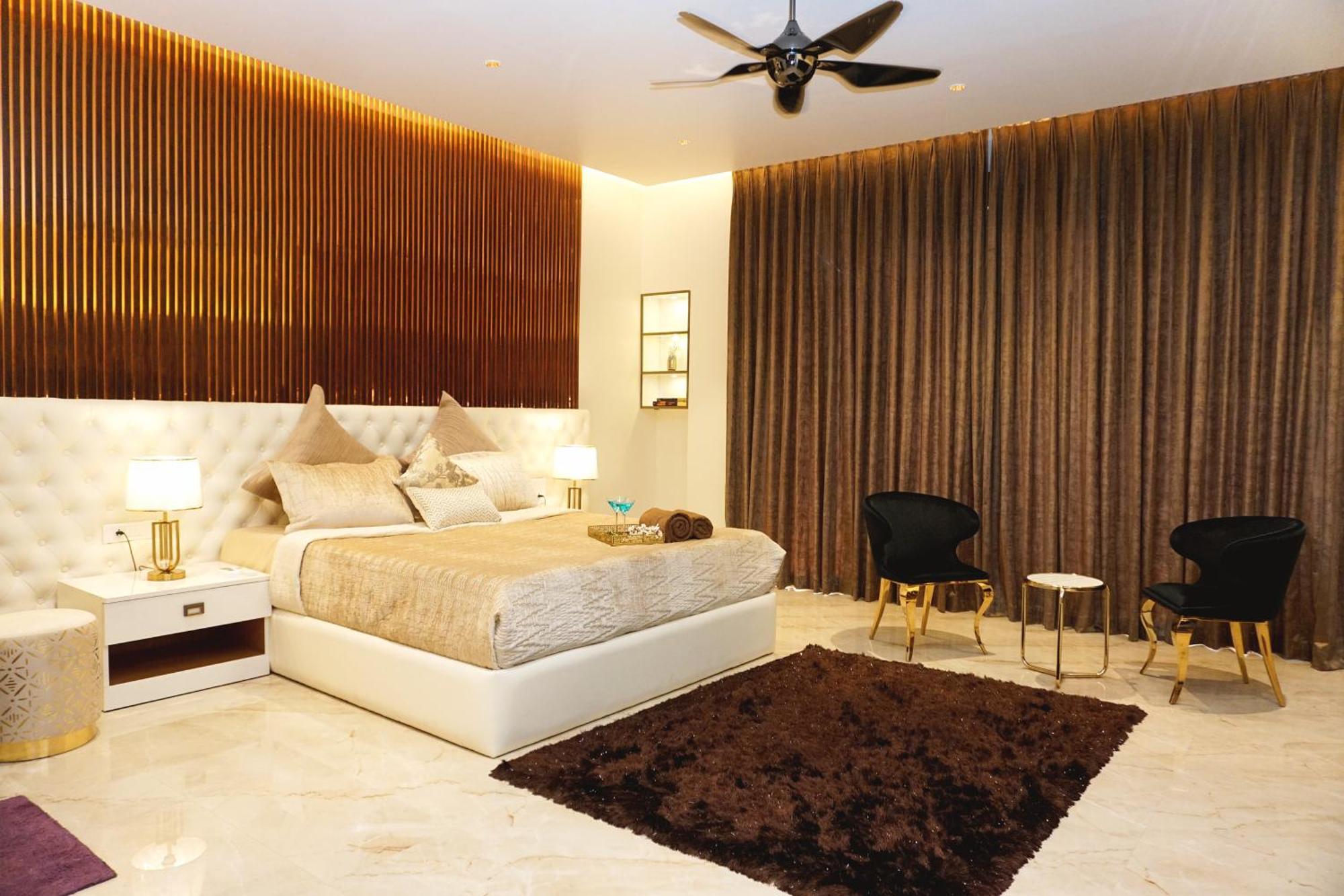 The Pentouz On 100 Feet Road Indiranagar - An Urban Luxury Retreat Lejlighed Bangalore Eksteriør billede